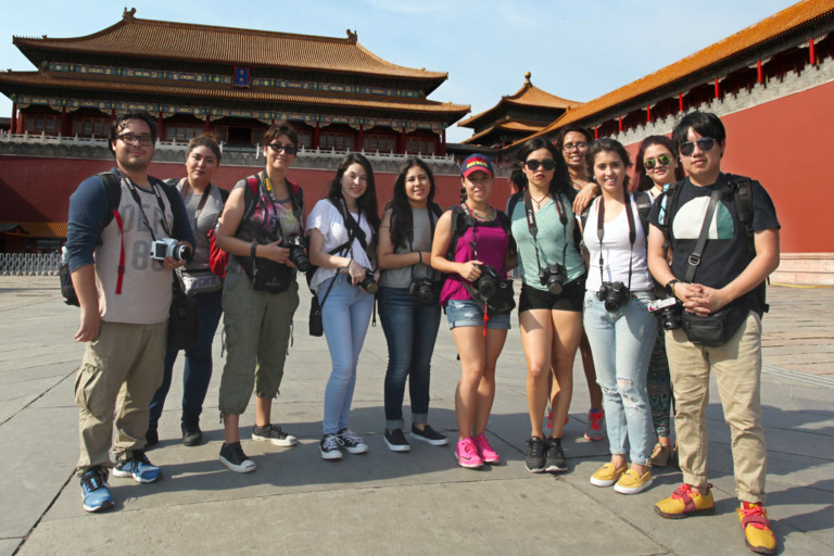 abroad1017_web