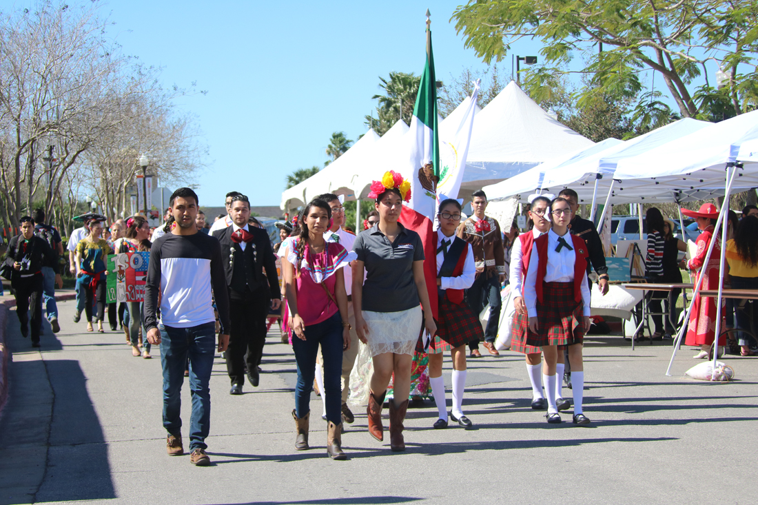 parade0227_web02