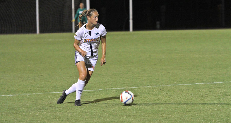 WSoccer1002_OL-2