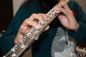 MusicAdv_1203_WEB