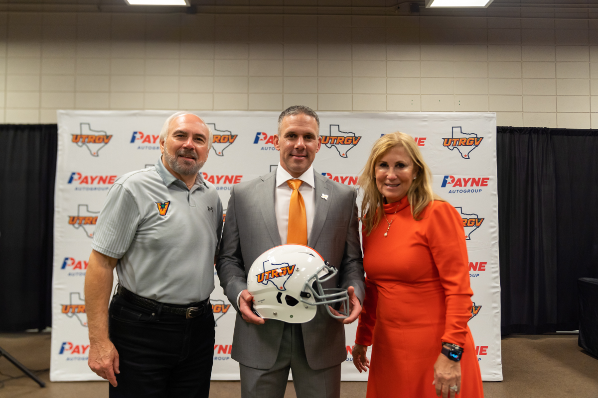 FootballCut0117-OL-4 FootballCut0117-OL-4