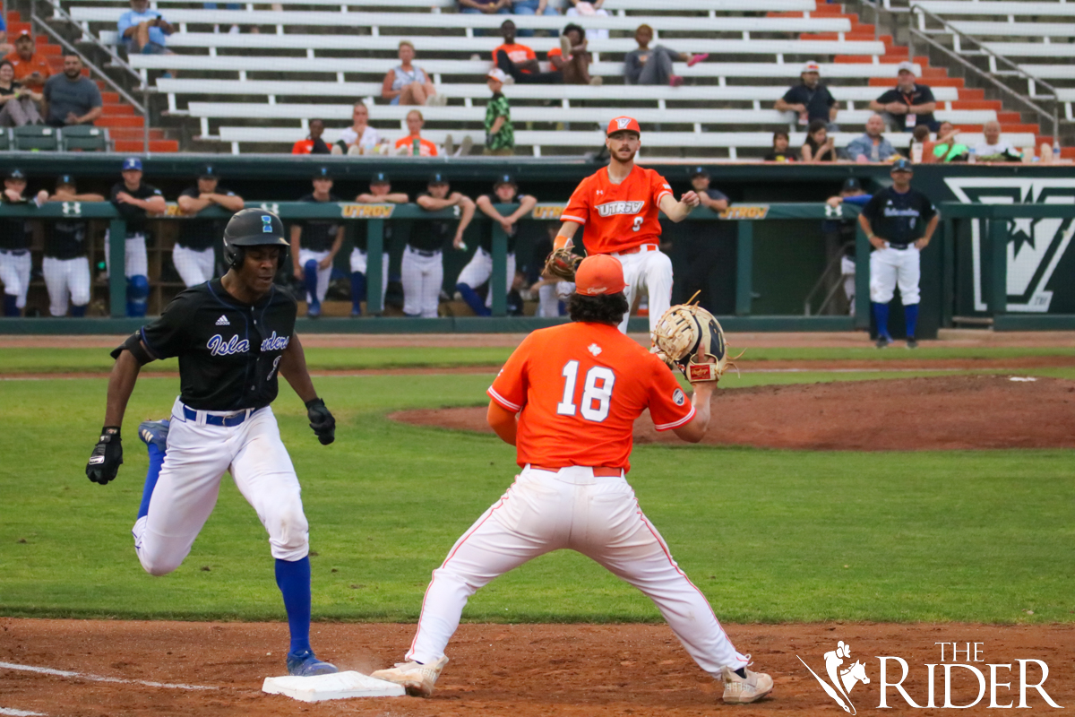 Baseballcut0410-6_OL