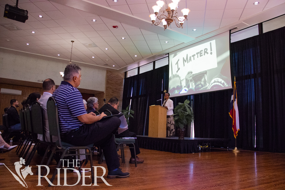 SpeakerCut0417-L-OL-6