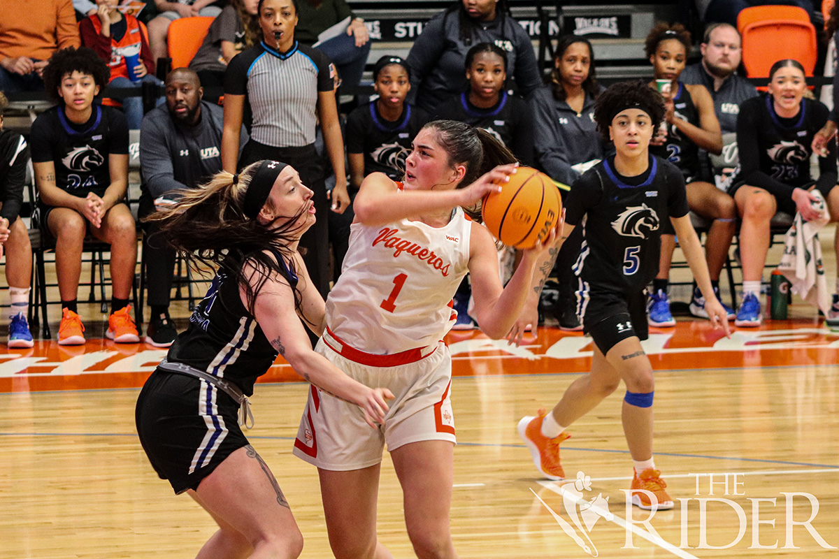 WBasketballcuts0118-2 WBasketballcuts0118-2