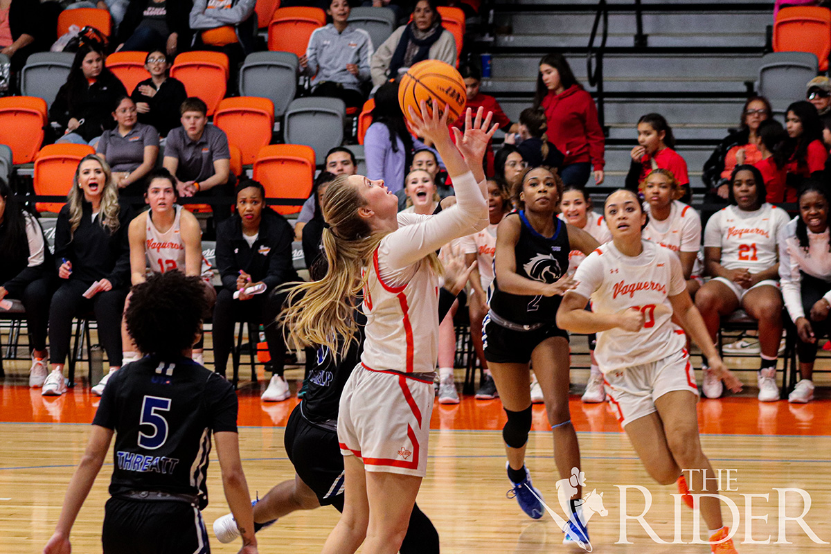 WBasketballcuts0118-4 WBasketballcuts0118-4