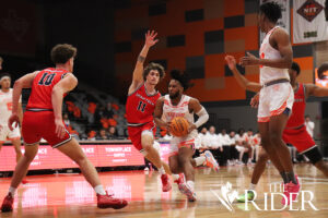 MBasketballCut0307 1