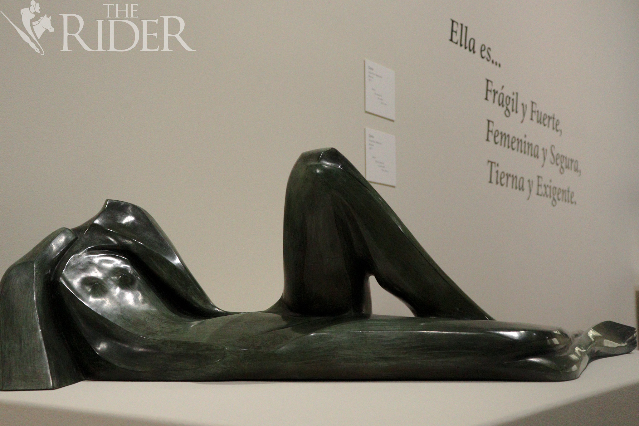 IMG_0305 Doña (bronce), por la artista mexicana Nour Kuri, es una de las esculturas en la exhibición “Ella” en el Museo Internacional de Arte y Ciencia que estará hasta el 9 de febrero de 2025. Fatima Gamez/FOTO RIDER
