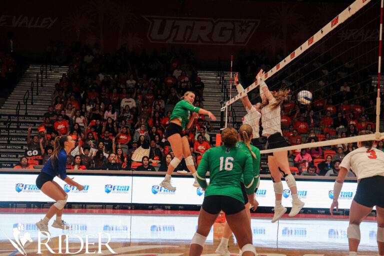 Volleyballcut1014-OL-LEFT