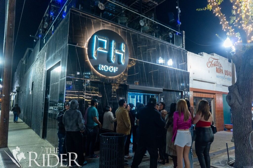 Rio Grande Valley locals line up Jan. 17 outside PH Roof, located at 324 S. 17th St. in McAllen. Jose Rodriguez/THE RIDER